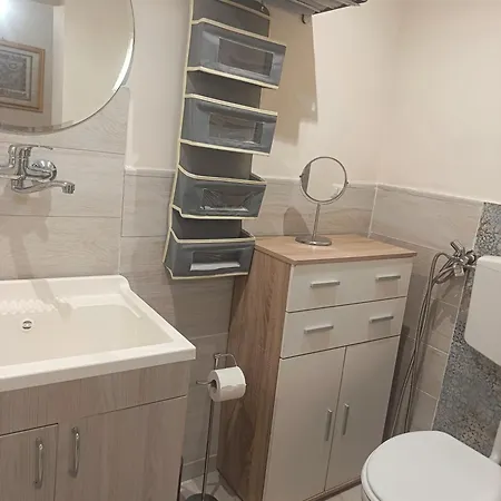 Eli Apartment *